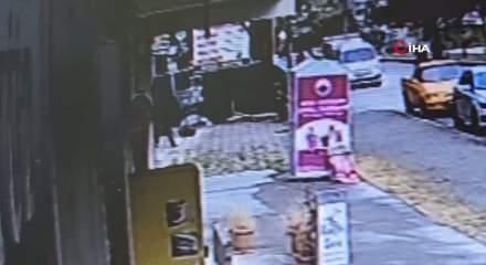 Beyzbol sopalarıyla darbedildi: O anlar kamerada