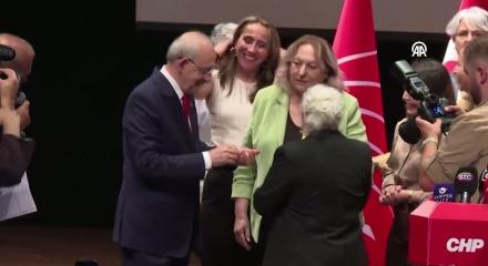 CHP'nin rozet t&ouml;reniyle ilgili '&uuml;cretli seyirci' iddiasına soruşturma