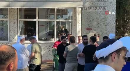 Feci kazada &ouml;len hafızın cenaze namazını imam olan babası kıldırdı