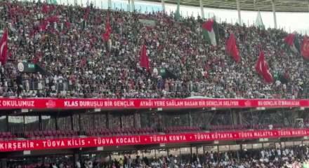 Rams Park'ta 50 bin &ouml;ğrenci salavat getirdi