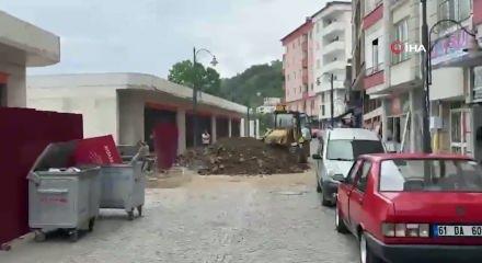 Trabzon'da CHP'den ayrılanlar, parti tabelasını &ccedil;&ouml;pe attılar
