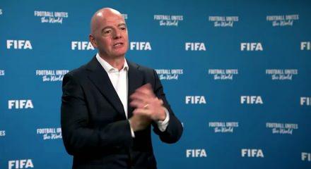 UEFA resti &ccedil;ekti, FIFA geri adım attı: D&uuml;nya Kupası hisseleri satılmayacak