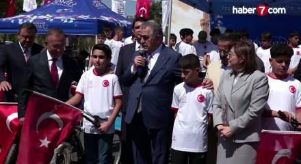 AK Parti Genel Başkan Yardımcısı Yazıcı, Gaziantep'te bisiklet dağıtım t&ouml;renine katıldı