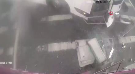Arnavutk&ouml;y'de yolcu otob&uuml;s&uuml; İETT otob&uuml;s&uuml;ne &ccedil;arptı: 5 yaralı