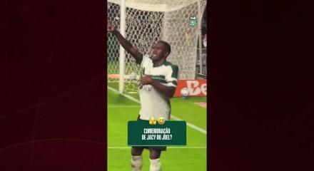 Attığı gol sevinci yarıda kaldı! İlgin&ccedil; anlar kamerada
