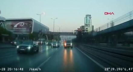 Beylikd&uuml;z&uuml;'nde trafikte makas atan s&uuml;r&uuml;c&uuml;ye 96 bin lira ceza