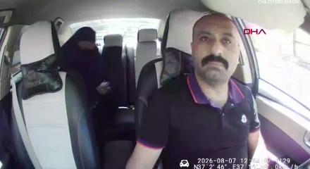 &Ccedil;arşaf giyip cami yolunda pusu kurdu: Ka&ccedil;maya &ccedil;alışırken takside yakalandı!