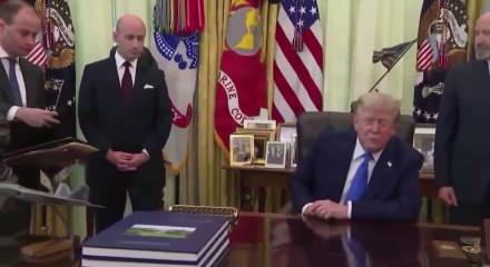 Donald Trump'ın İran savaşında bir t&uuml;rl&uuml; &ccedil;ıkamıyor! İngilizlerin &ccedil;arpıcı Trump analizi