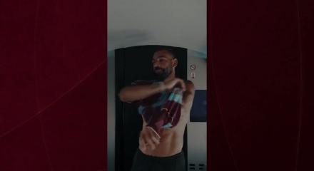 D&uuml;nyaca &uuml;nl&uuml; golc&uuml; Salah Trabzonspor formasıyla poz verdi