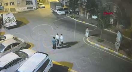Fatih'te 19 yaşındaki Ali'nin bı&ccedil;akla &ouml;ld&uuml;r&uuml;ld&uuml;ğ&uuml; kavganın g&ouml;r&uuml;nt&uuml;leri ortaya &ccedil;ıktı: 8 g&ouml;zaltı