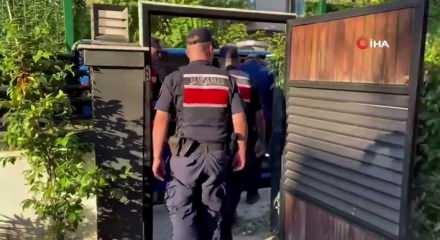 Menderes Belediye Başkanı &Ccedil;i&ccedil;ek'in eşinden ilk yorum!