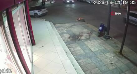 Otomobil ile bisikletin &ccedil;arpıştığı kaza kamerada