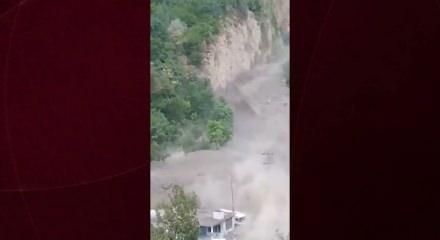  Pakistan'da sel felaketi: Evler saniyeler i&ccedil;inde yok oldu