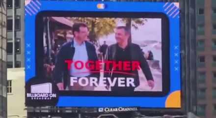 Bu reklam parası nereden geldi? ABD'nin Times Square Meydanı'nda &Ouml;zg&uuml;r &Ouml;zel ve İmamoğlu g&ouml;rseli dev ekranda