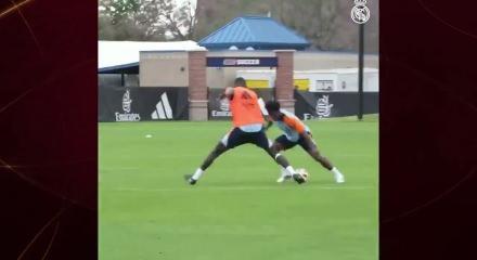 Real Madrid forması giyen dev isim Fenerbah&ccedil;e i&ccedil;in nihai kararını verdi