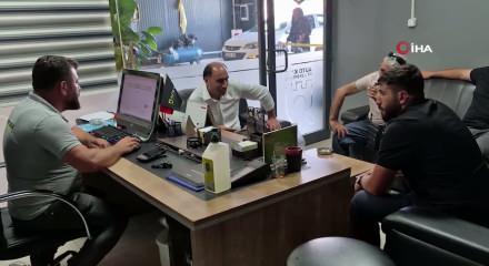 Sazan sarmalı ile oto dolandırıcılığı son anda &ouml;nlendi