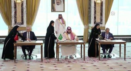 T&uuml;rkiye, Suudi Arabistan ve Pakistan arasında imzalanan tarihi 'Mekke Anlaşması' d&uuml;nyada ses getirdi