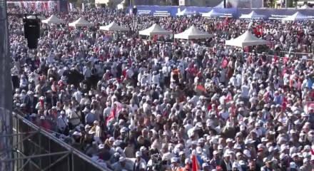 AK Parti'nin 25. yıl mitingine vatandaşlar alınmaya başlandı. 