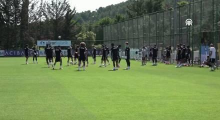 Beşiktaş taraftarıyla buluşuyor:  İşte Beşiktaş - Ey&uuml;pspor muhtemel 11'leri