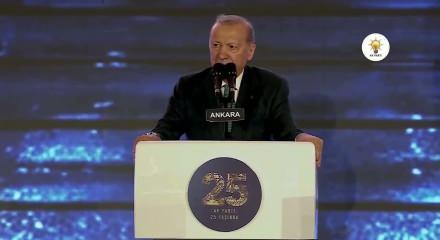 Cumhurbaşkanı Erdoğan: T&uuml;rkiye'ye &ccedil;ağ atlattık