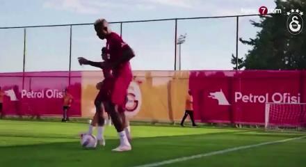 Galatasaray'ın yıldızı Victor Osimhen rekoru g&ouml;z&uuml;ne kestirdi