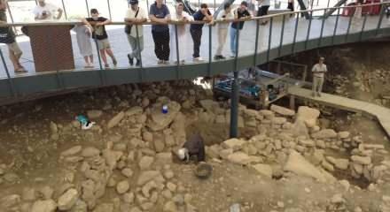G&ouml;beklitepe&rsquo;nin kuzeyinde ilk kazı: 80&rsquo;e 70 metrelik yeni alanda tarihin izleri aranıyor