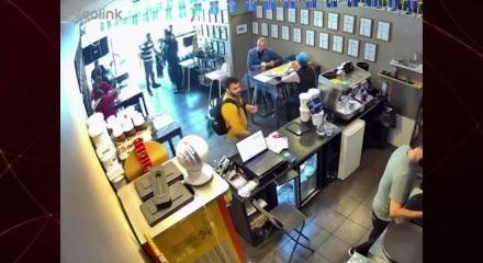Al&ccedil;aklıkta sınır tanımıyorlar! İsrailli turistler İzlanda'da Filistinli bir aileye ait kafeye saldırdı