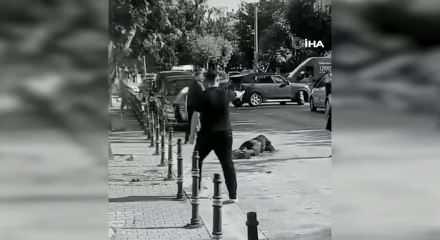 Husumetlisini bı&ccedil;aklayan cani kimsenin yaklaşmasına izin vermedi!