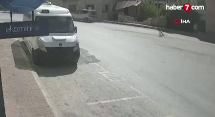 Mersin'de korkutan kaza: Motosiklet trakt&ouml;r&uuml;n altına girdi