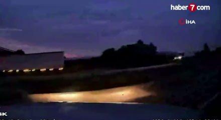 TEM Otoyolu'nda dehşet anları... Otob&uuml;s g&ouml;z g&ouml;re g&ouml;re kazaya sebep oldu!