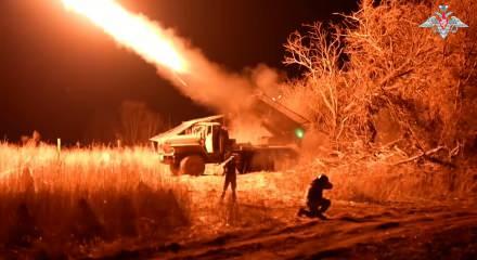 Ukrayna-Rusya savaşında feci g&ouml;r&uuml;nt&uuml;ler! Tonlarca bomba yağdı. 1320 asker kaybı!