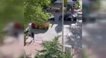 Yolda karşılaştığı husumetlisini bı&ccedil;akla &ouml;ld&uuml;rd&uuml;; o anlar kamerada