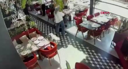 Zeytinburnu'nda restorana silahlı saldırı kamerada: 2 yaralı