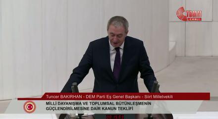DEM Parti Eş Genel Başkanı Tuncer Bakırhan k&uuml;resel g&uuml;&ccedil;lerin bozulan oyun planlarını a&ccedil;ıkladı