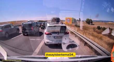Bolu'da ambulans şof&ouml;r&uuml; emniyet şeridi ihlallerine zehir zemberek s&ouml;zler