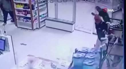 Fırtınada camları bomba gibi patlattı!