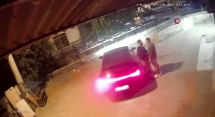 İzmir'de vahşet saniye saniye kamerada: &Ouml;nce boğdu, sonra izledi!