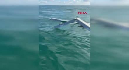Karaburun sahilde m&uuml;himmat y&uuml;kl&uuml; olduğu değerlendirilen İHA bulundu