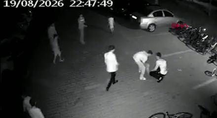 Diyarbakır&rsquo;daki feci patlama kamerada: Havai fişek &ccedil;ocukların elinde patladı