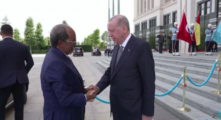 Somali Cumhurbaşkanı Mahmud'dan T&uuml;rkiye'ye &ouml;vg&uuml;