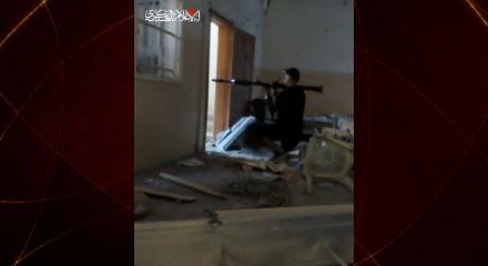 Kassam Tugayları'ndan sıcak &ccedil;atışma g&ouml;r&uuml;nt&uuml;s&uuml;: İsrail tankı b&ouml;yle imha edildi!