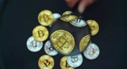 Bitcoin'de g&ouml;zler 300 bin dolarlık hedefte