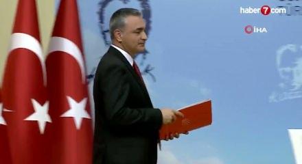 CHP S&ouml;zc&uuml;s&uuml; M&uuml;sl&uuml;m Sarı, Mansur Yavaş'ın kararını bildirdi! 'Bizde siyaset yapacak'