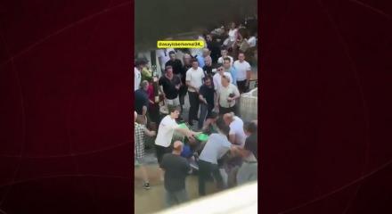 Kadık&ouml;y&rsquo;de kuryeye meydan dayağı: Sokak ortasında tekme yumruk saldırdılar!