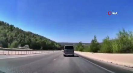 Milas'taki 5 ara&ccedil;lı kaza kameraya yansıdı