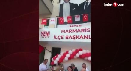 Yeni Parti Marmaris&rsquo;teki il&ccedil;e binasının a&ccedil;ılışında Haluk Levent şarkısı &ccedil;aldı