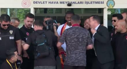 Rafael Leao Galatasaray tarihine ge&ccedil;ti: 7. Portekizli oldu