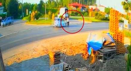 Samsun'da bisikletli Esra&rsquo;nın &ouml;ld&uuml;ğ&uuml; kaza kamerada