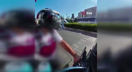 Tırın &ouml;n&uuml;nden ge&ccedil;meye &ccedil;alışan kadın &ouml;l&uuml;mden son anda kurtuldu
