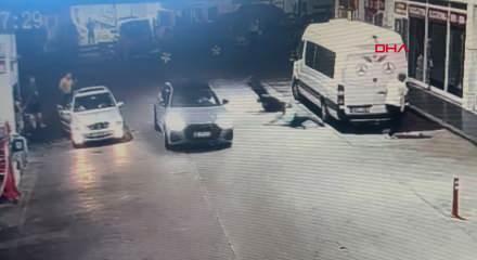 Edirne'deki feci anların g&ouml;r&uuml;nt&uuml;s&uuml; ortaya &ccedil;ıktı: İki kişiyi b&ouml;yle ezip ka&ccedil;mış!